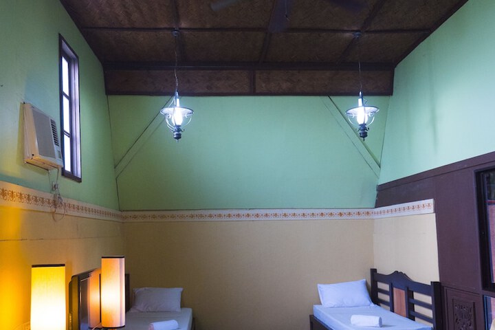 Room 5 of 34