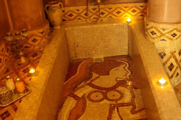 Jetted tub