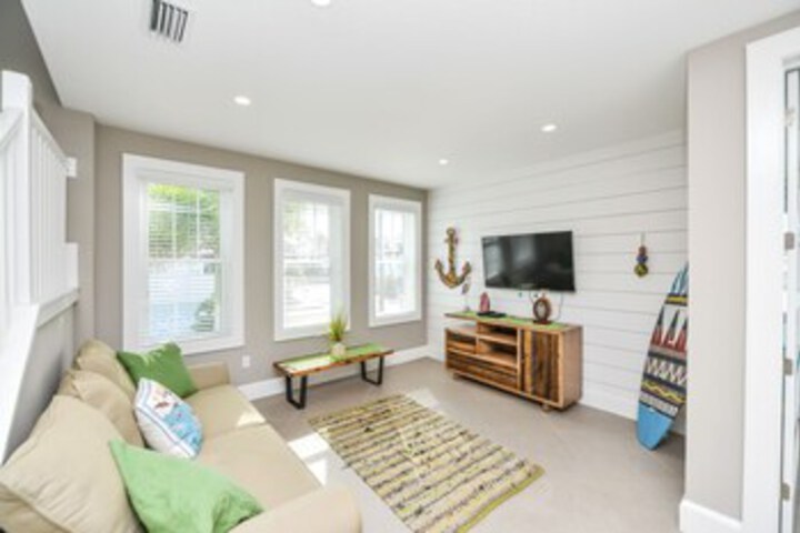 Room 11 of 25