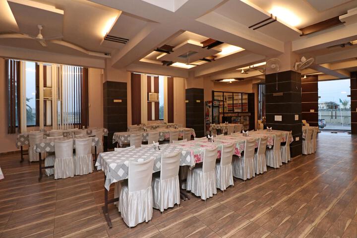 OYO 12520 Hotel Grand Tara
