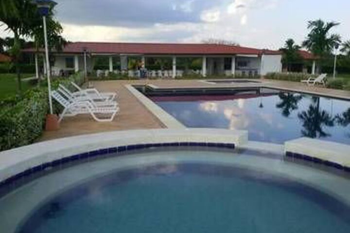 Pool 34 of 40