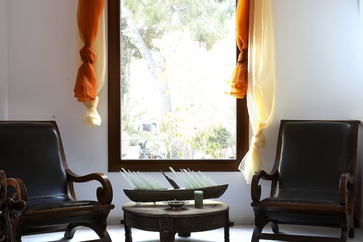 Entrance & Lobby