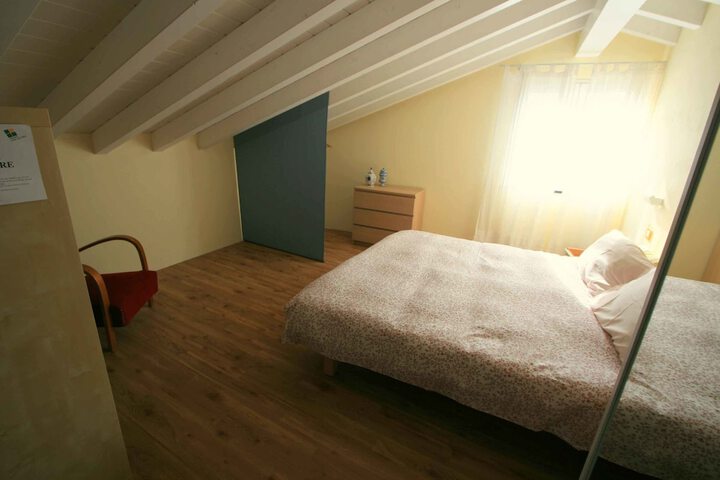 Room 7 of 32