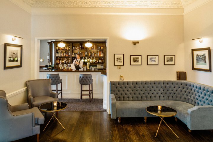 Lounge 55 of 70