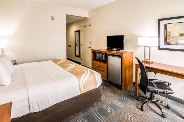 1 King Bed (13 of 14)