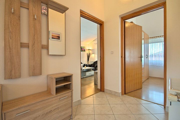 Room 35 of 46