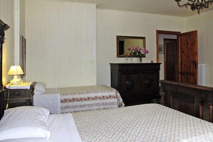 Room 34 of 101