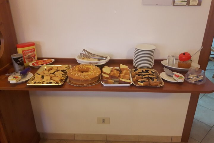 Breakfast/Coffee Service 28 of 62
