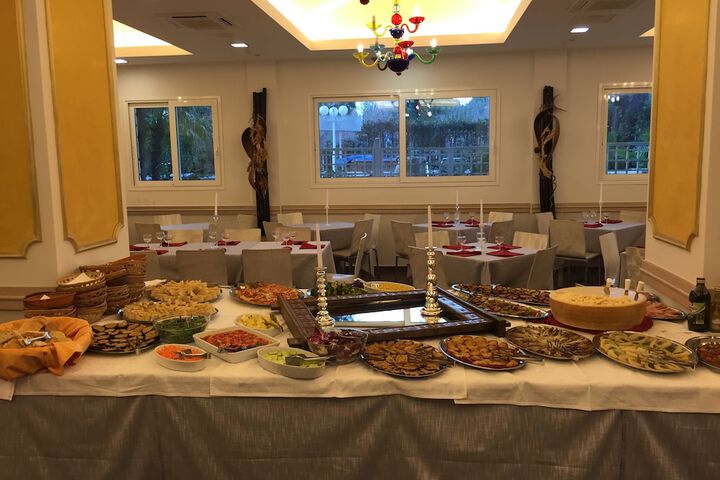 Dining 58 of 69
