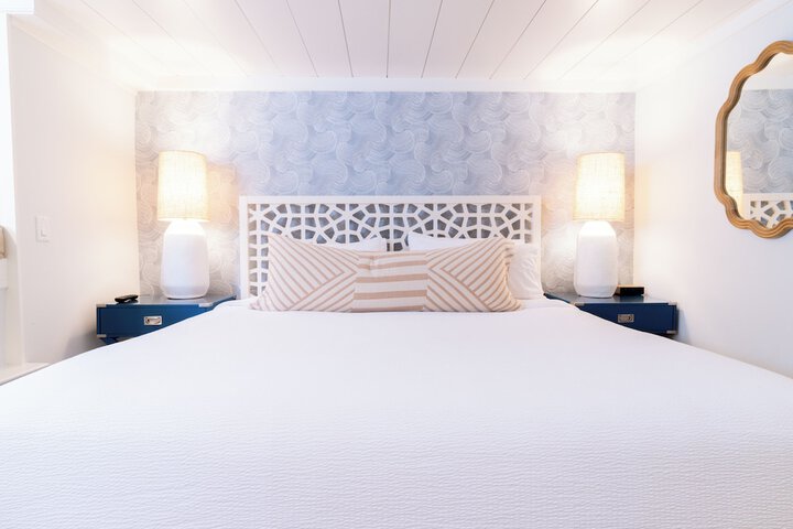 Room 21 of 34