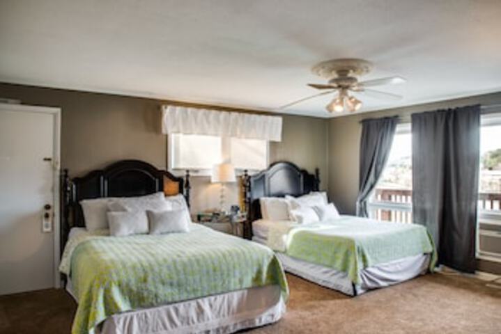 Room 148 of 243