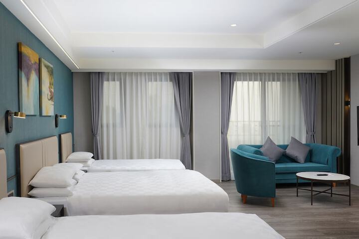 Room 10 of 41