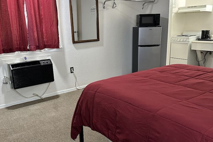 Room 8 of 50
