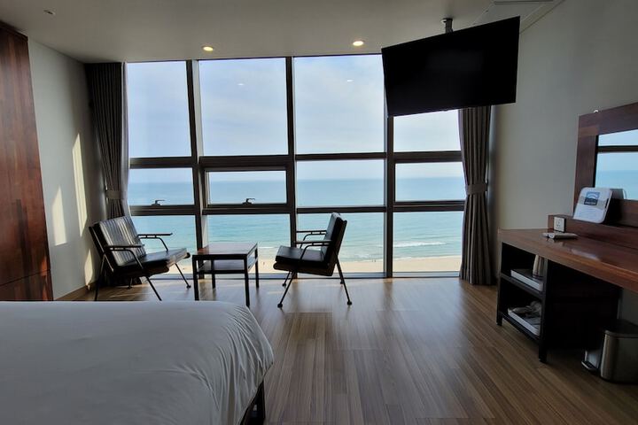 Room 11 of 74