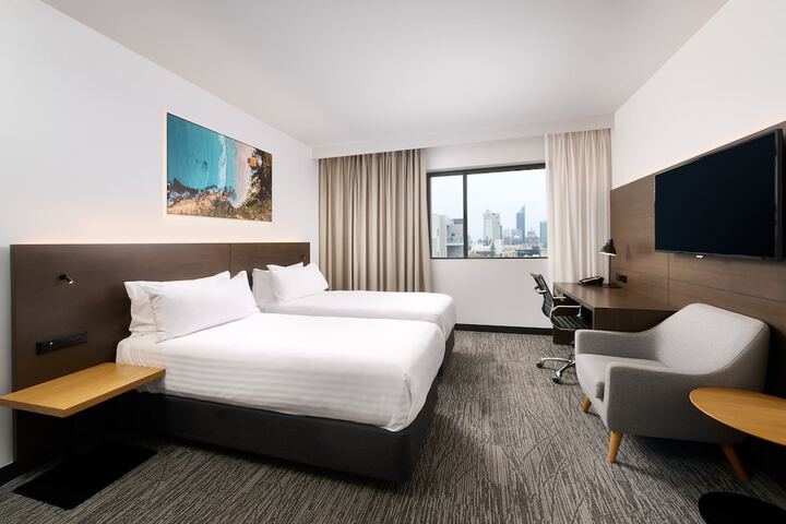 Room 20 of 99