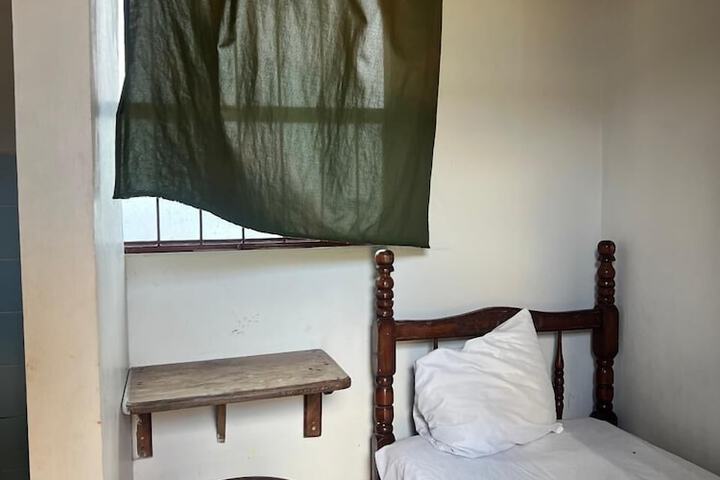 Room 15 of 36