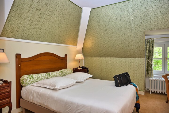 Room 44 of 75