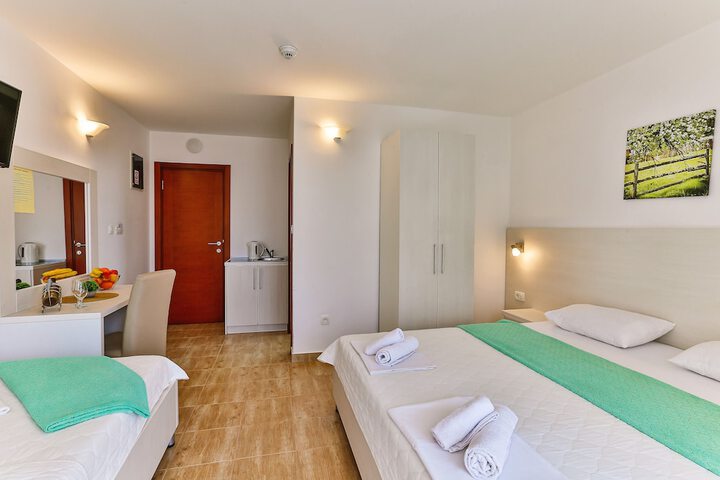 Room 19 of 54