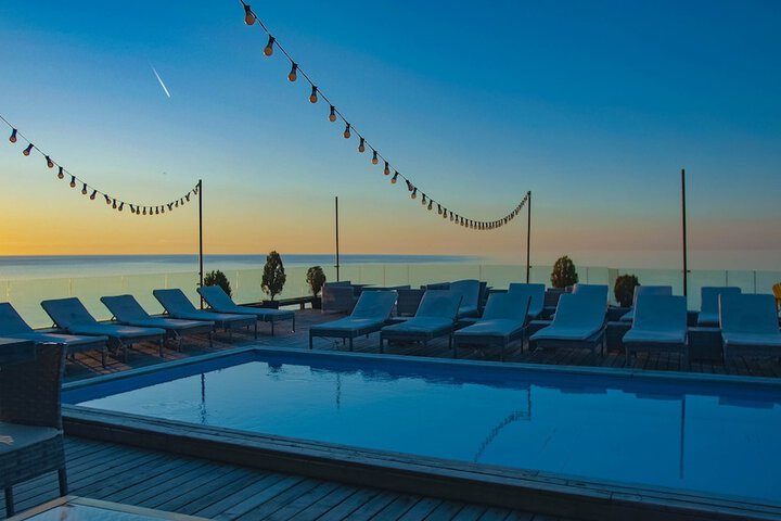 Pool 33 of 50