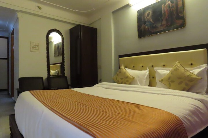 Room 18 of 26