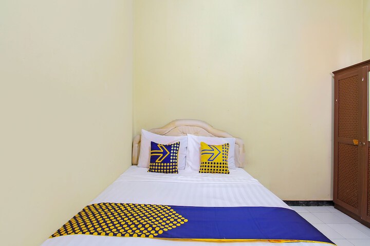 Room 10 of 26