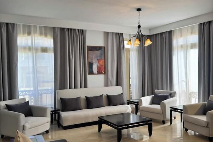 Room 28 of 168