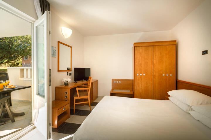 Room 17 of 101