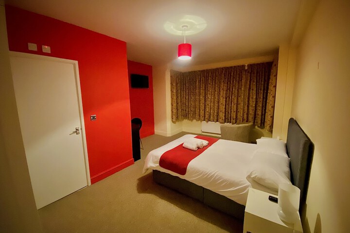 Room 6 of 23