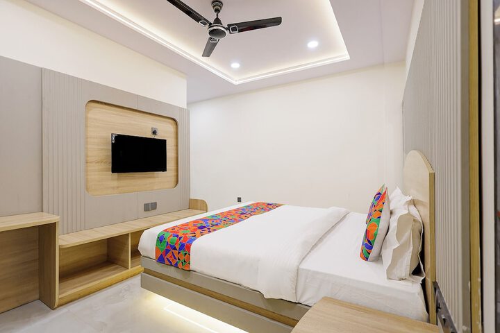 Room 12 of 27