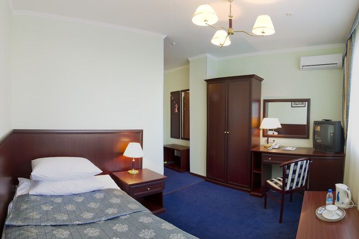 Room 7 of 120