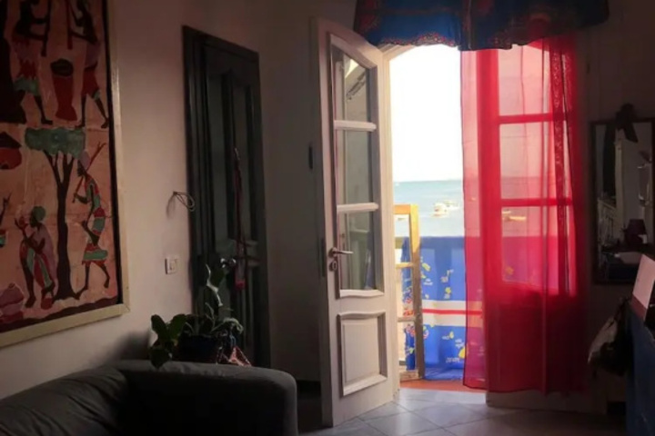 Room 6 of 28