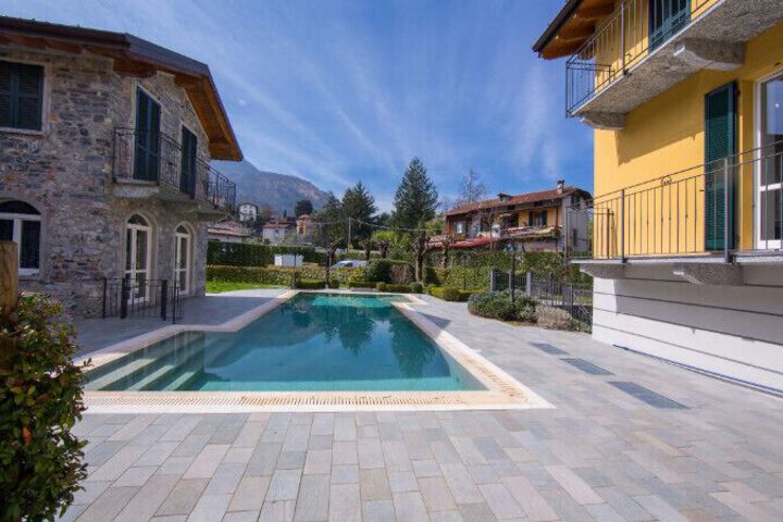 Pool 44 of 71