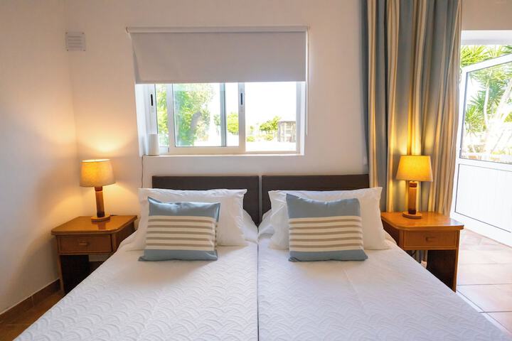 Room 10 of 65