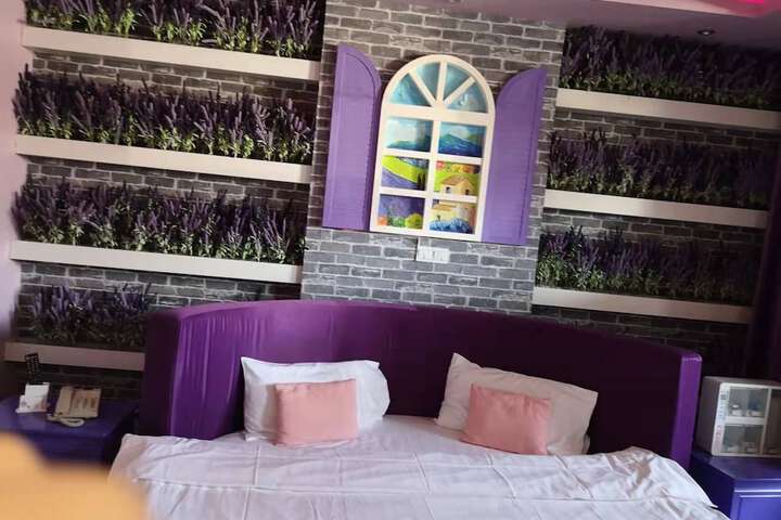 Room 21 of 59