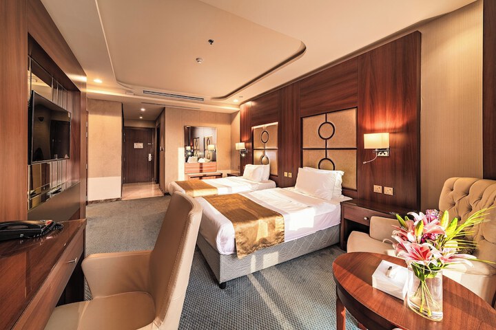 Alhamra Vivid Aparthotel by Checkmyguest