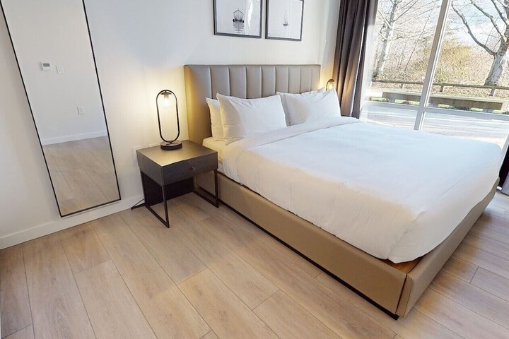 Room 16 of 60