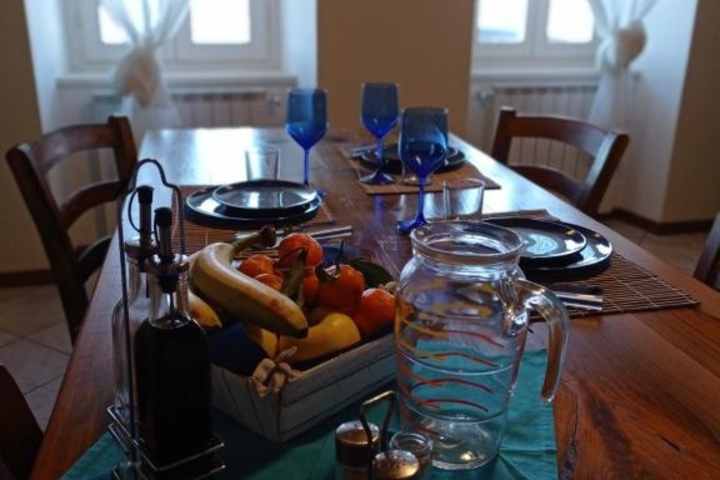 Dining 9 of 13