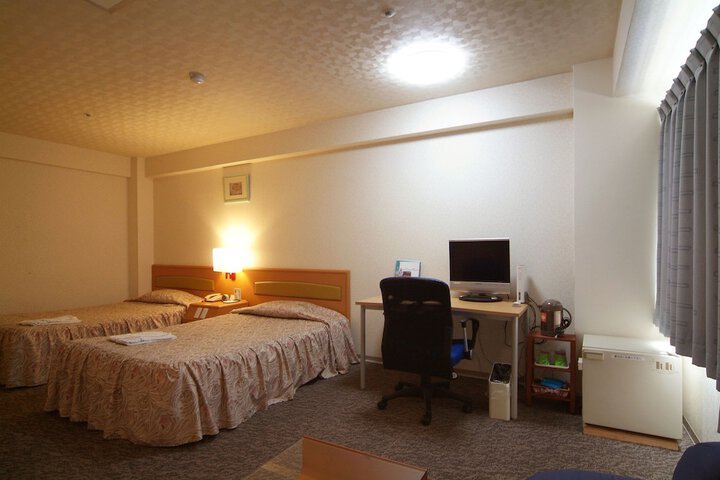 Room 7 of 40