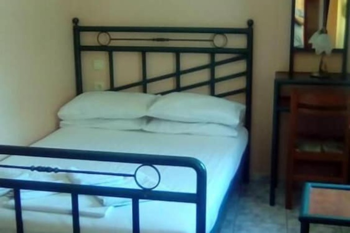 Room 9 of 41