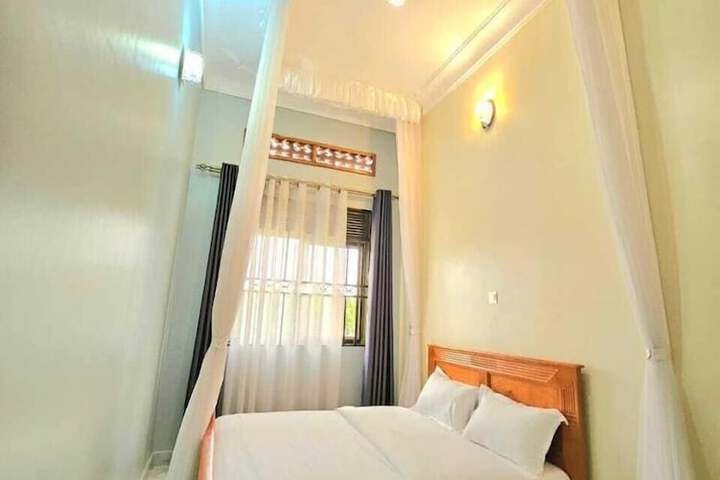 Room 3 of 12