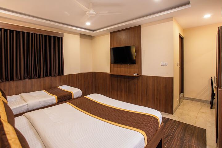 Room 6 of 7