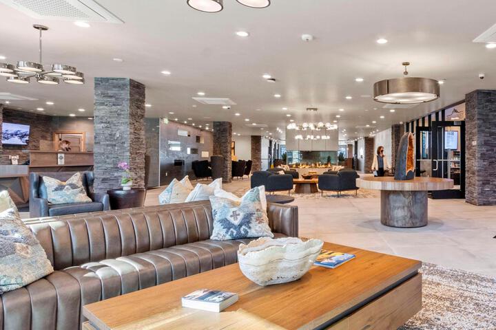 Hotel Interior 113 of 184