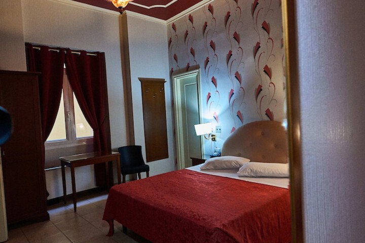 Room 40 of 141