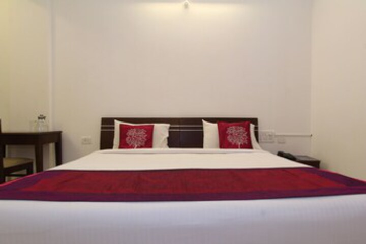 Room 18 of 32
