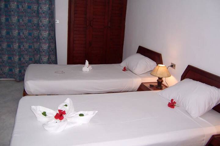 Room 4 of 17