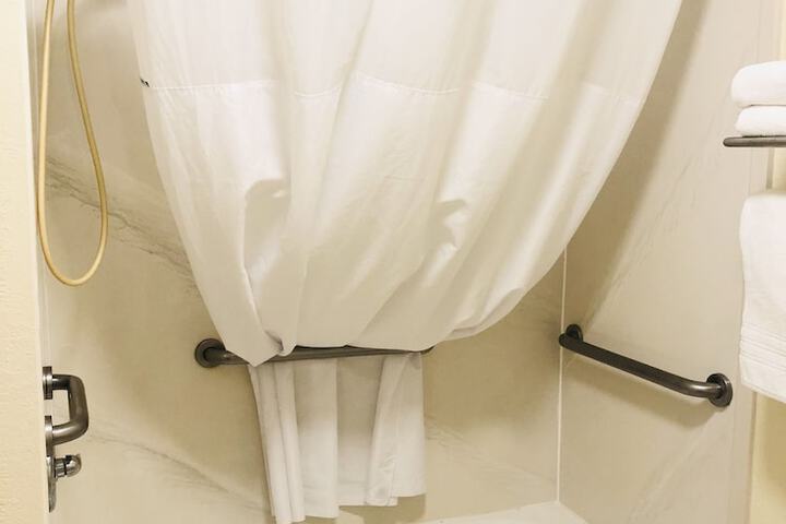 Room 30 of 41