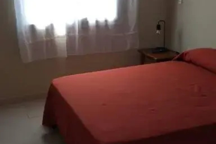 Room 5 of 10