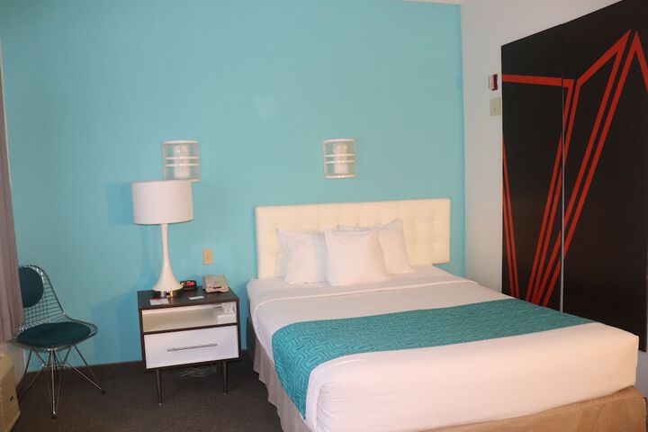 Room 6 of 31