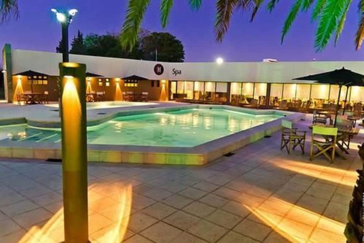 Pools & Facilities