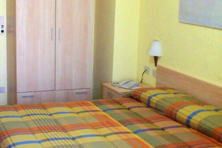 Room 7 of 51